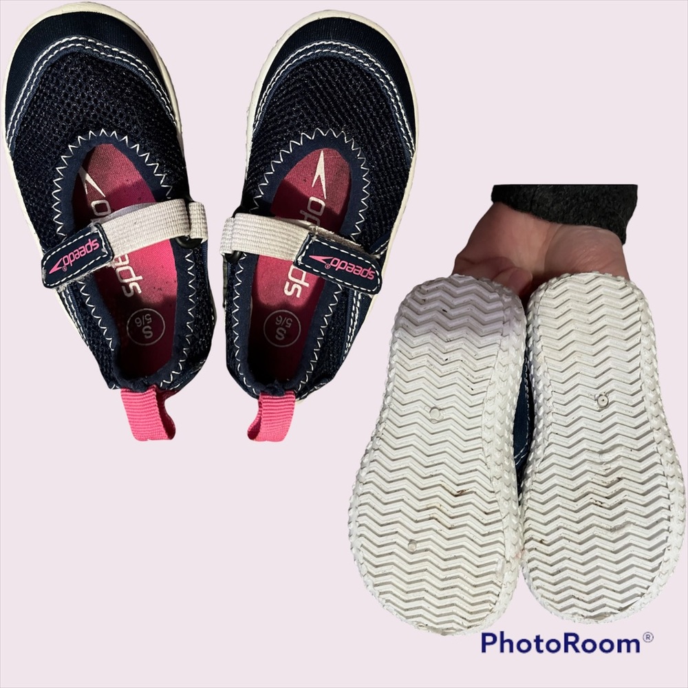 EUC Speedo Water Shoes